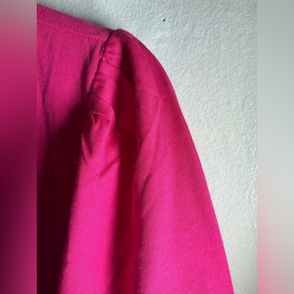 Ann Taylor Women's V-Neck Short Sleeve Top in Bright Pink - Picture 3 of 8